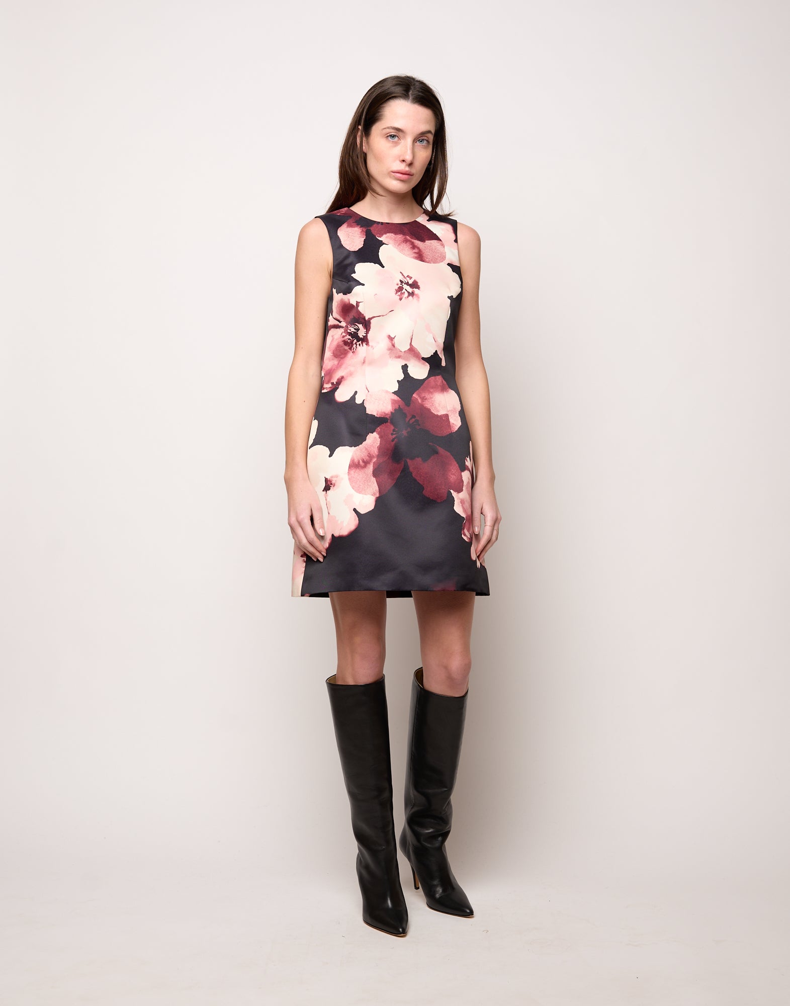 Mini Abito Aderente con Schiena Nuda e Fiocco in Duchesse Floreale