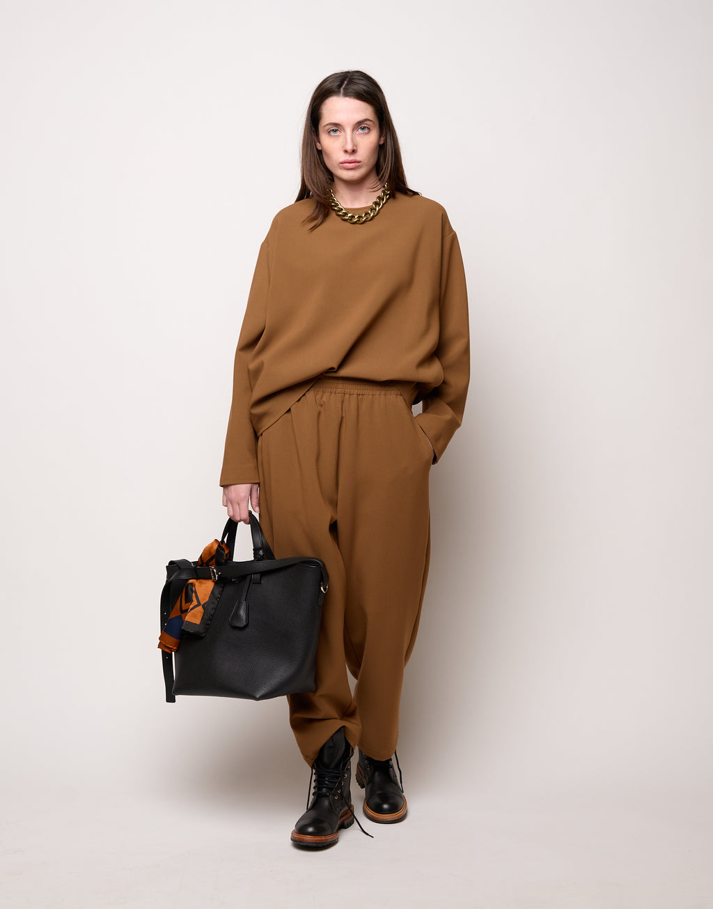 Blusa Scollo Tondo in Doppio Crepe Stretch Cannella
