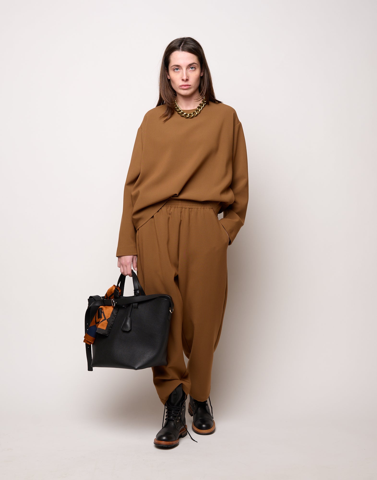 Blusa Scollo Tondo in Doppio Crepe Stretch Cannella