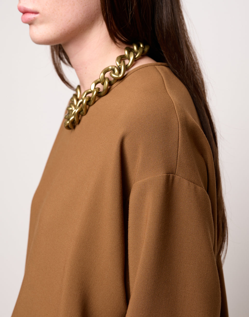 Blusa Scollo Tondo in Doppio Crepe Stretch Cannella