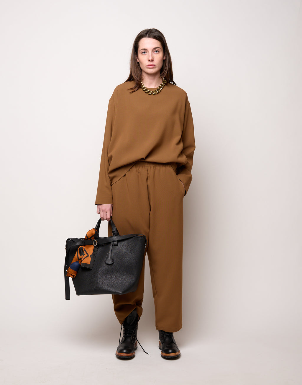 Blusa Scollo Tondo in Doppio Crepe Stretch Cannella