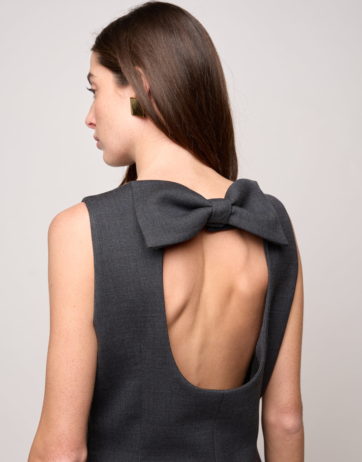 Mini Abito Aderente con Schiena Nuda e Fiocco Antracite