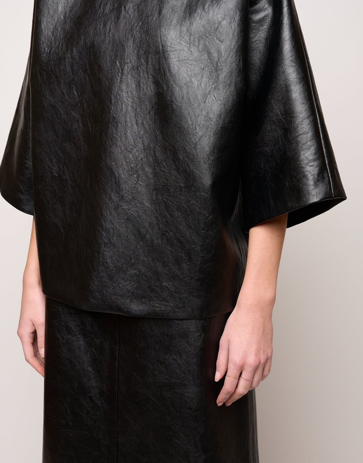 Blusa Kimono in Ecopelle Old Nero