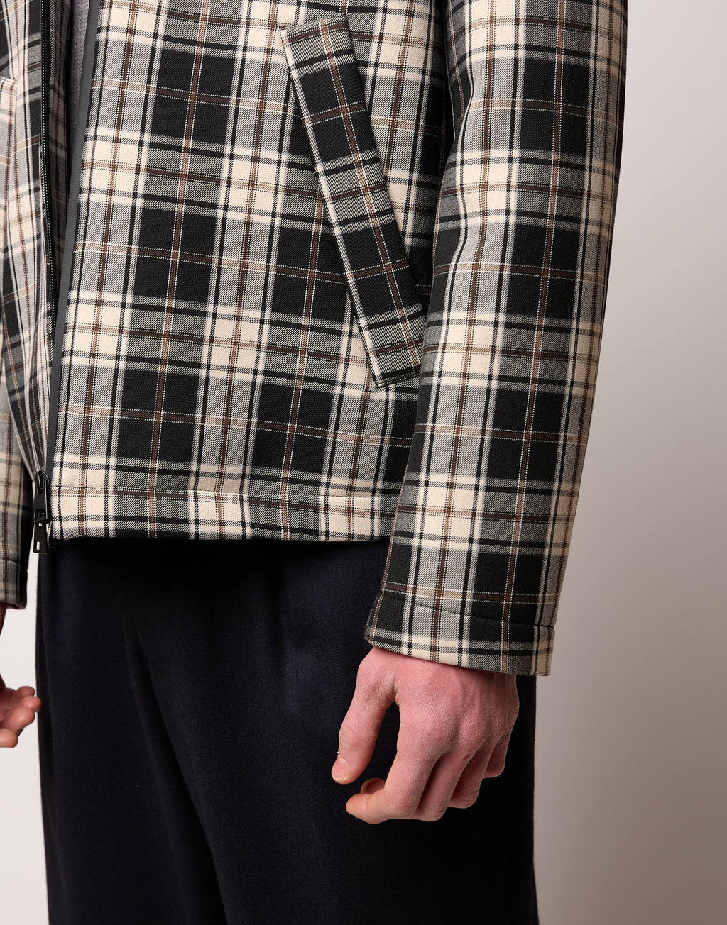 Caban Genderless con Collo Chiuso e Zip Spalmata in Neoprene Tartan