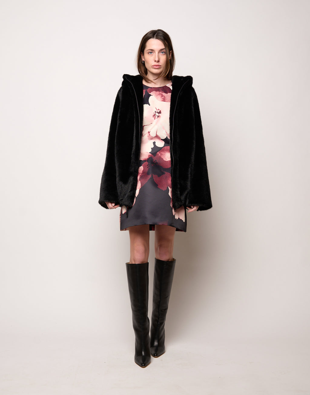 Parka con Cappuccio e Coulisse al Fondo in Eco Pelliccia Nero