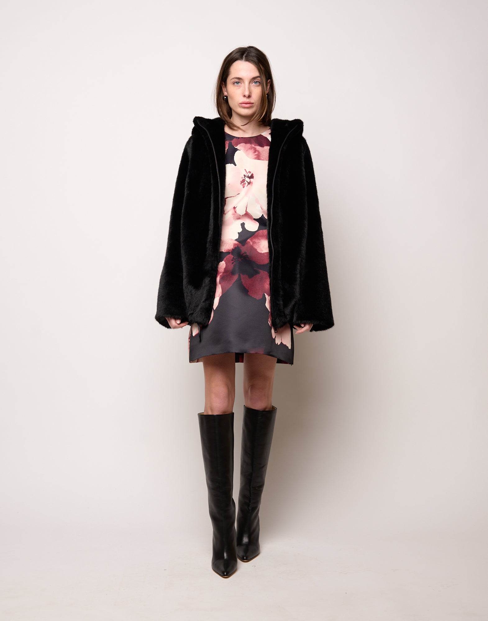 Parka con Cappuccio e Coulisse al Fondo in Eco Pelliccia Nero