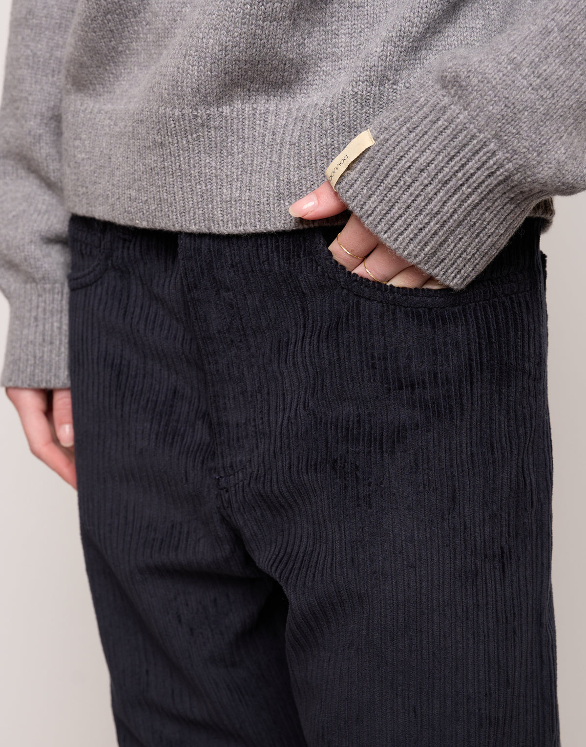Pantalone Ampio Cropped Genderless in Velluto a Costa Larga Blu