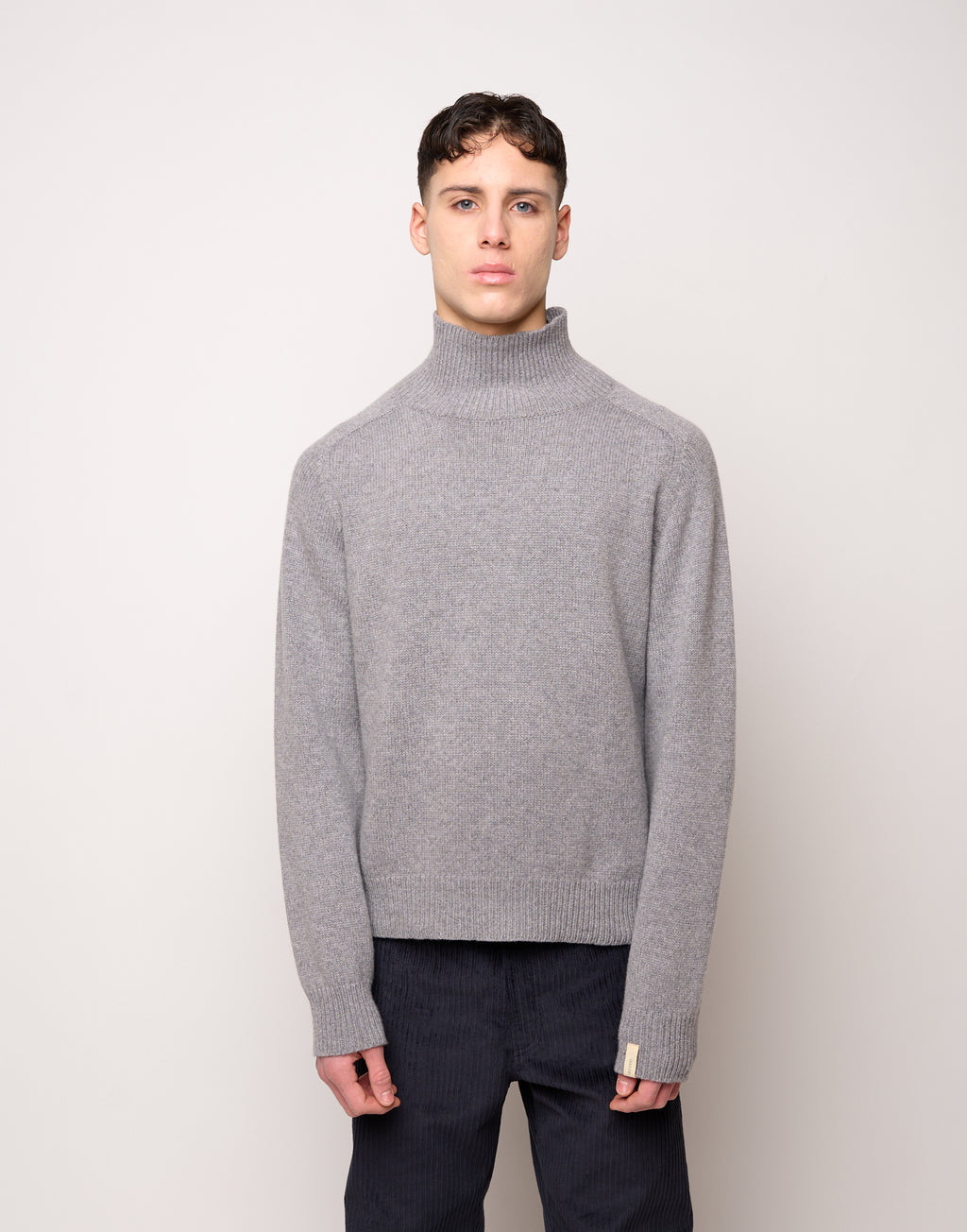 Maglia Collo Alto Genderless in Lana e Cashmere Fumo Melange