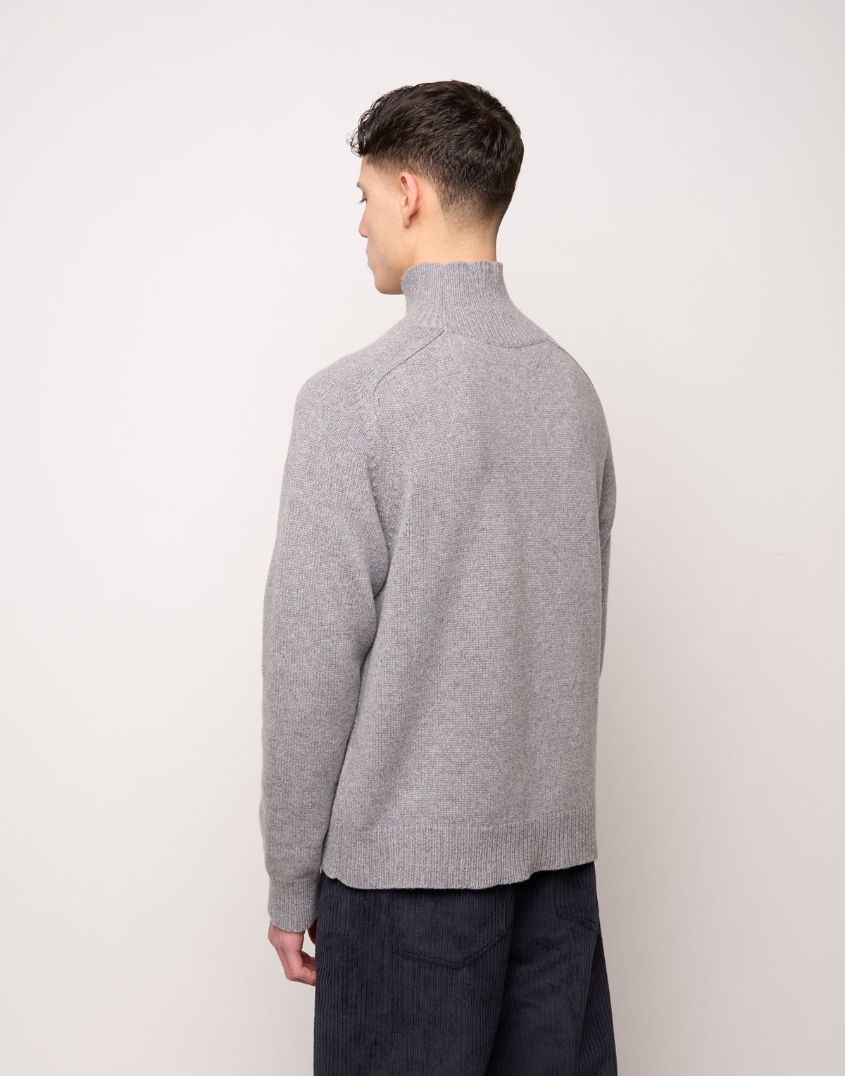 Maglia Collo Alto Genderless in Lana e Cashmere Fumo Melange