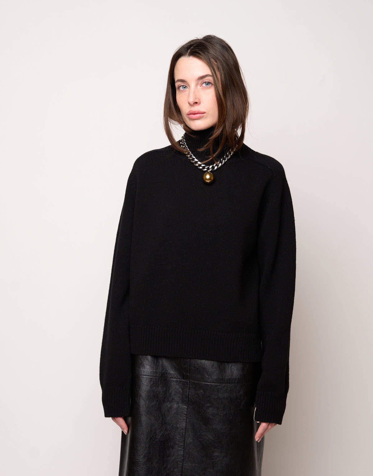Maglia Collo Alto Genderless in Lana e Cashmere Nero