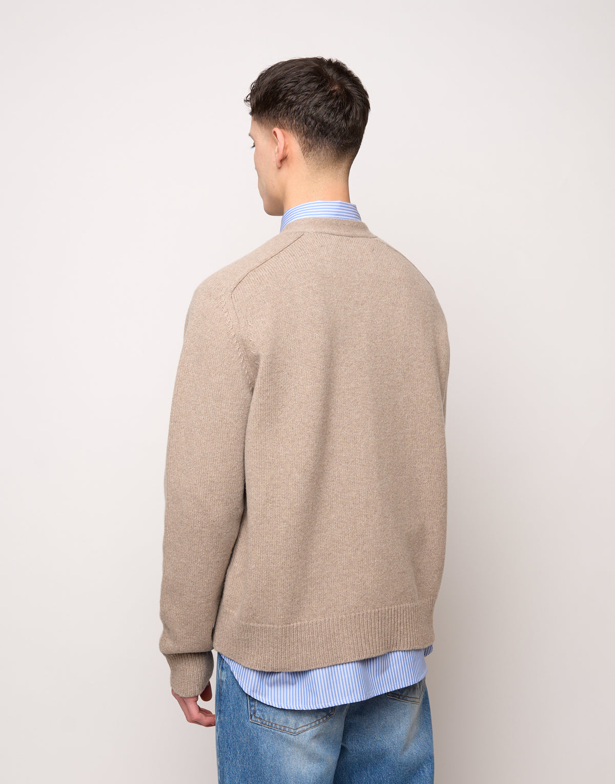 Cardigan Genderless con Scollo a V e Maniche Raglan in Lana e Cashmere Taupe
