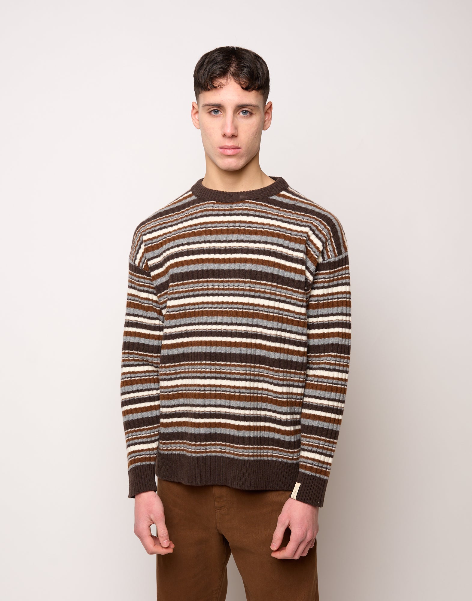 Maglia Girocollo Multirighe Genderless in Lana Superfine