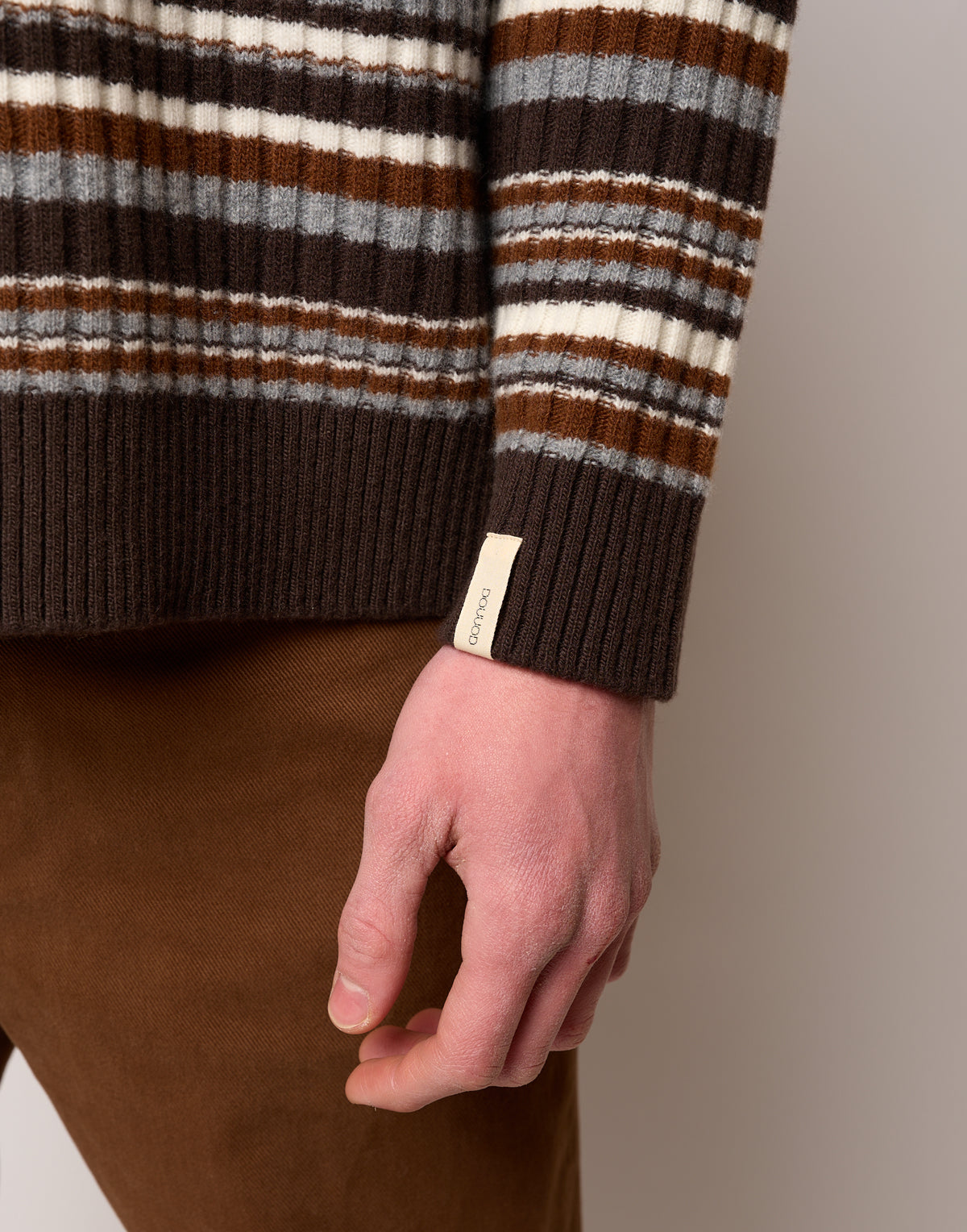 Maglia Girocollo Multirighe Genderless in Lana Superfine