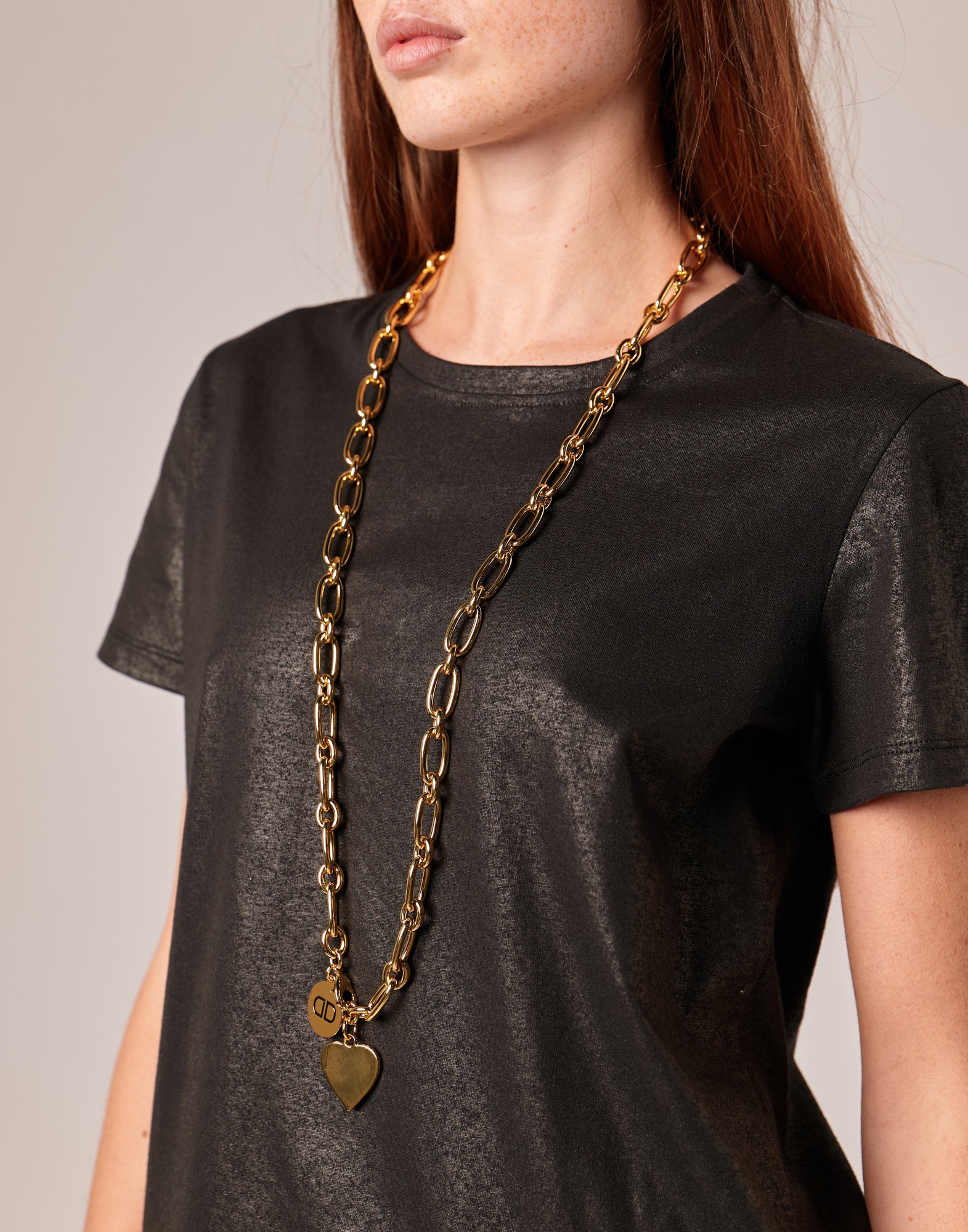 Collana Lunga a Catena con Cuore e Logo Pendenti