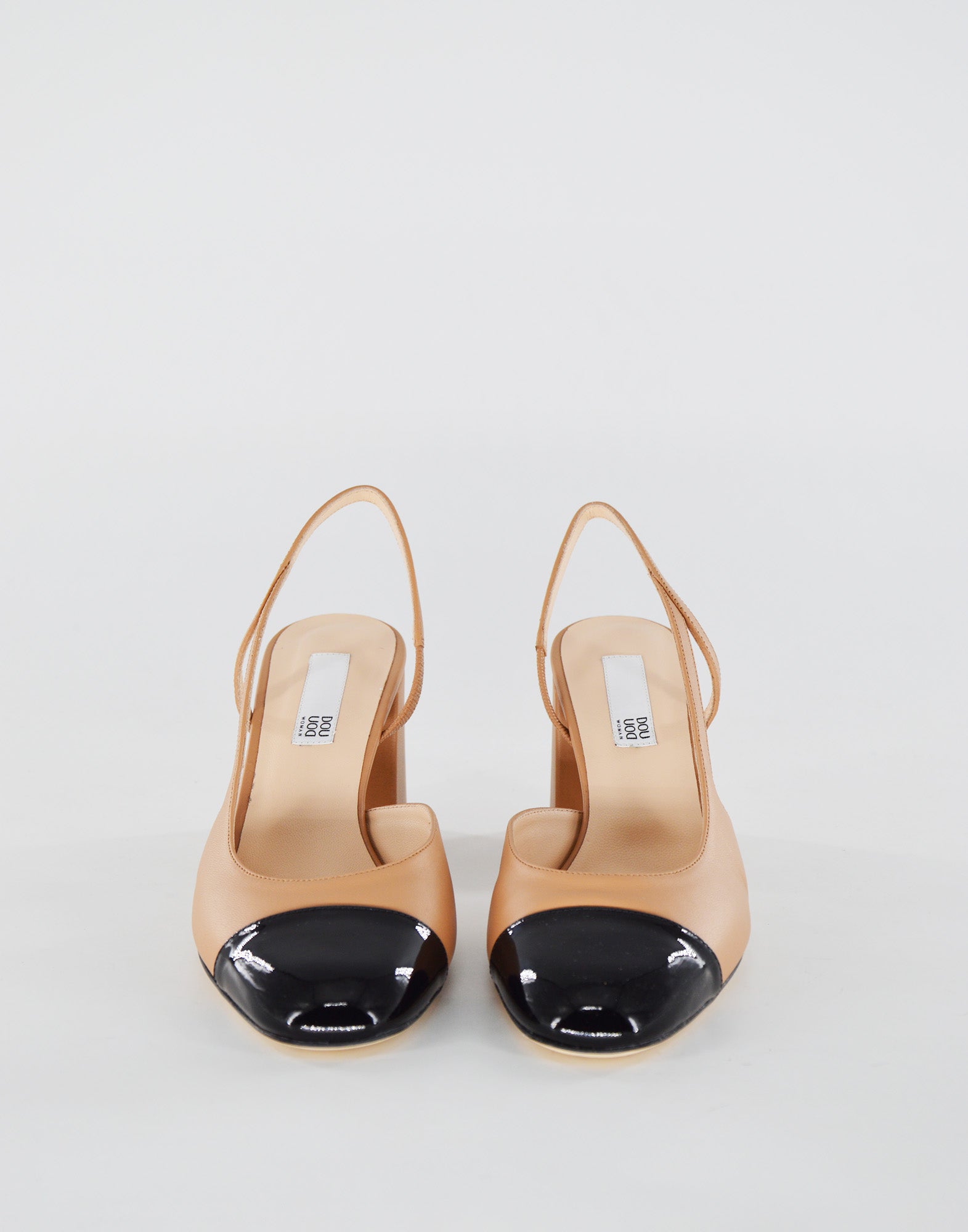 Chanel in Nappa con Punta in Vernice Biscotto/Nero