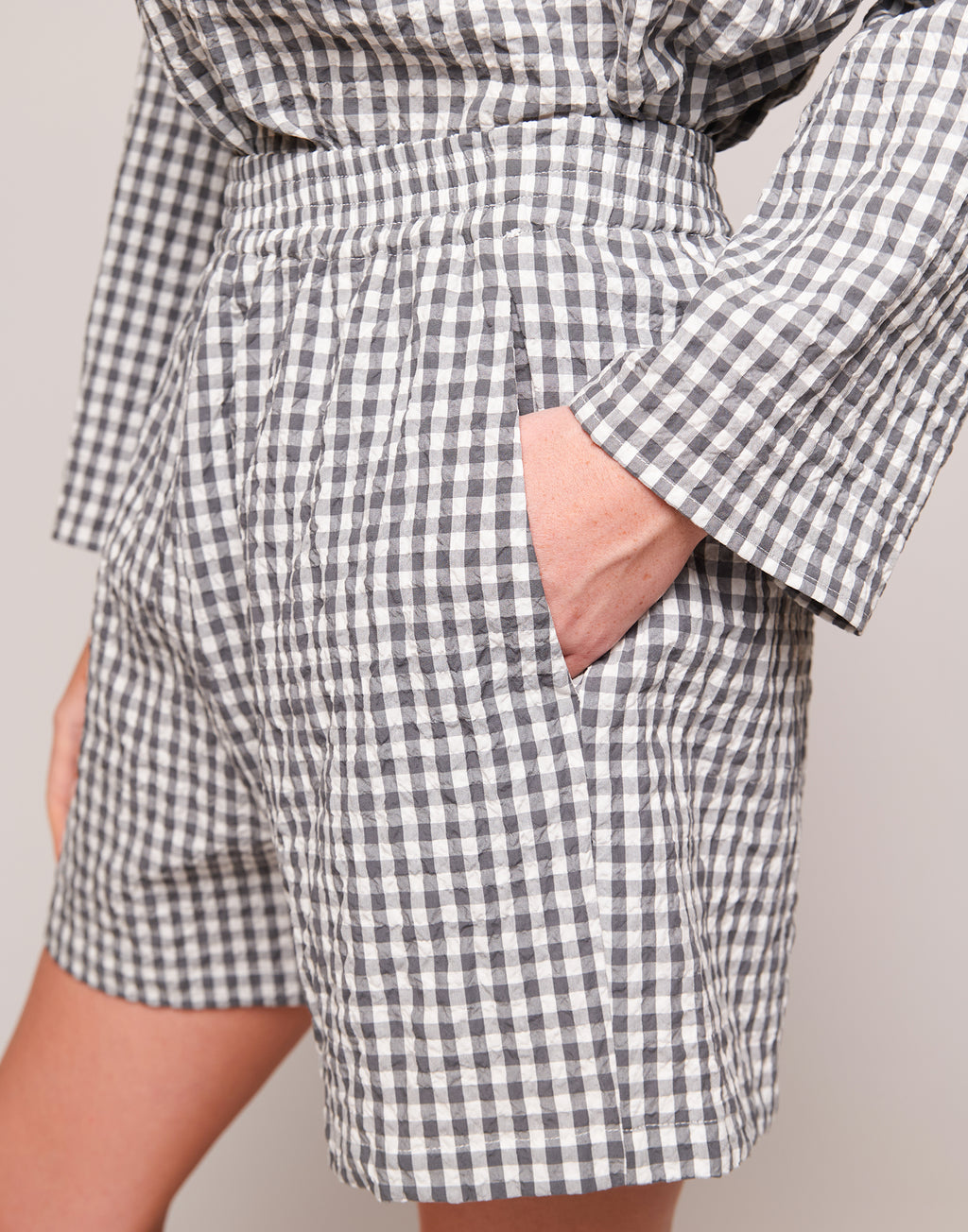 Shorts in Vichy Embossed Off White/Steel