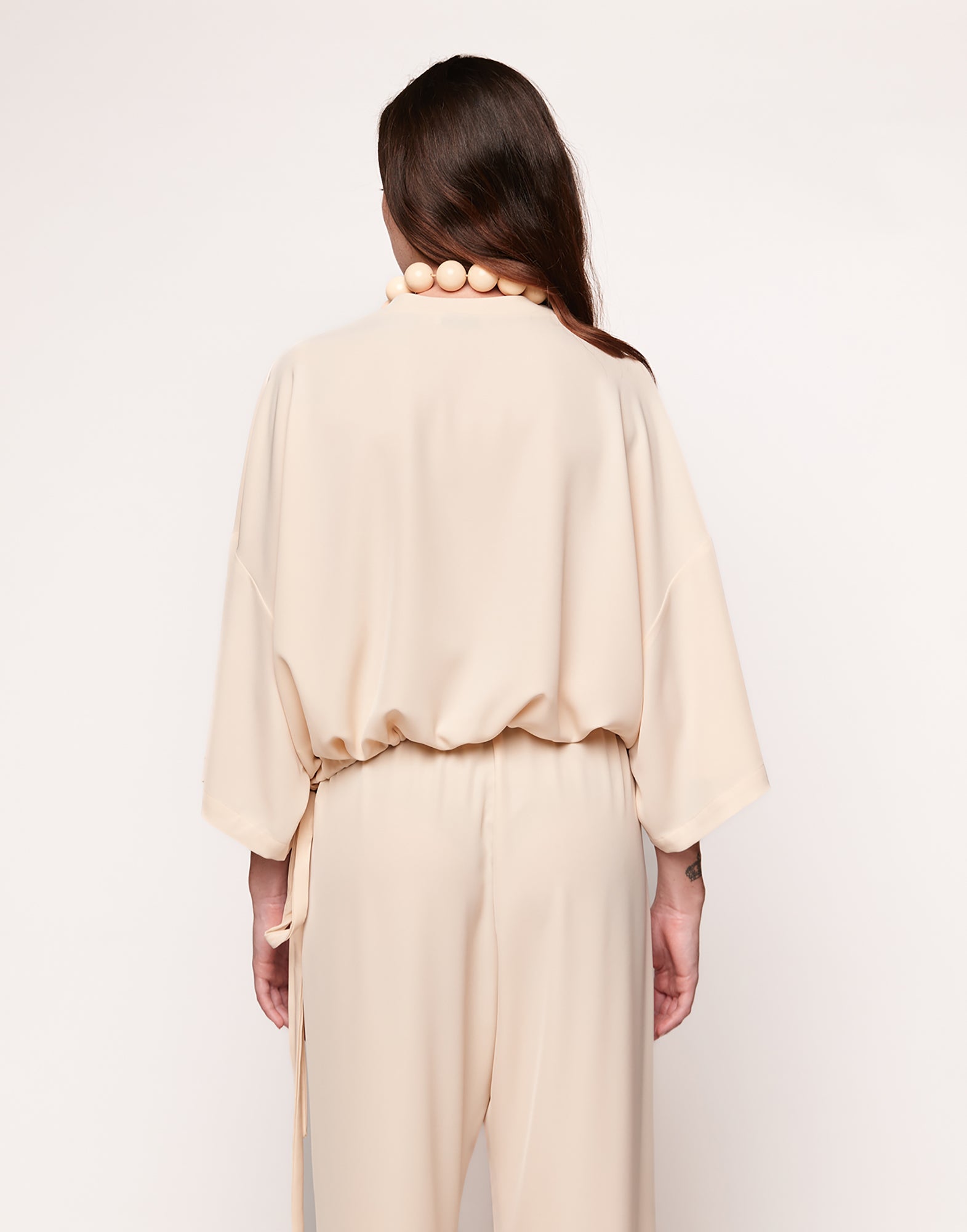 Blusa Girocollo in Cady Fluido Vaniglia