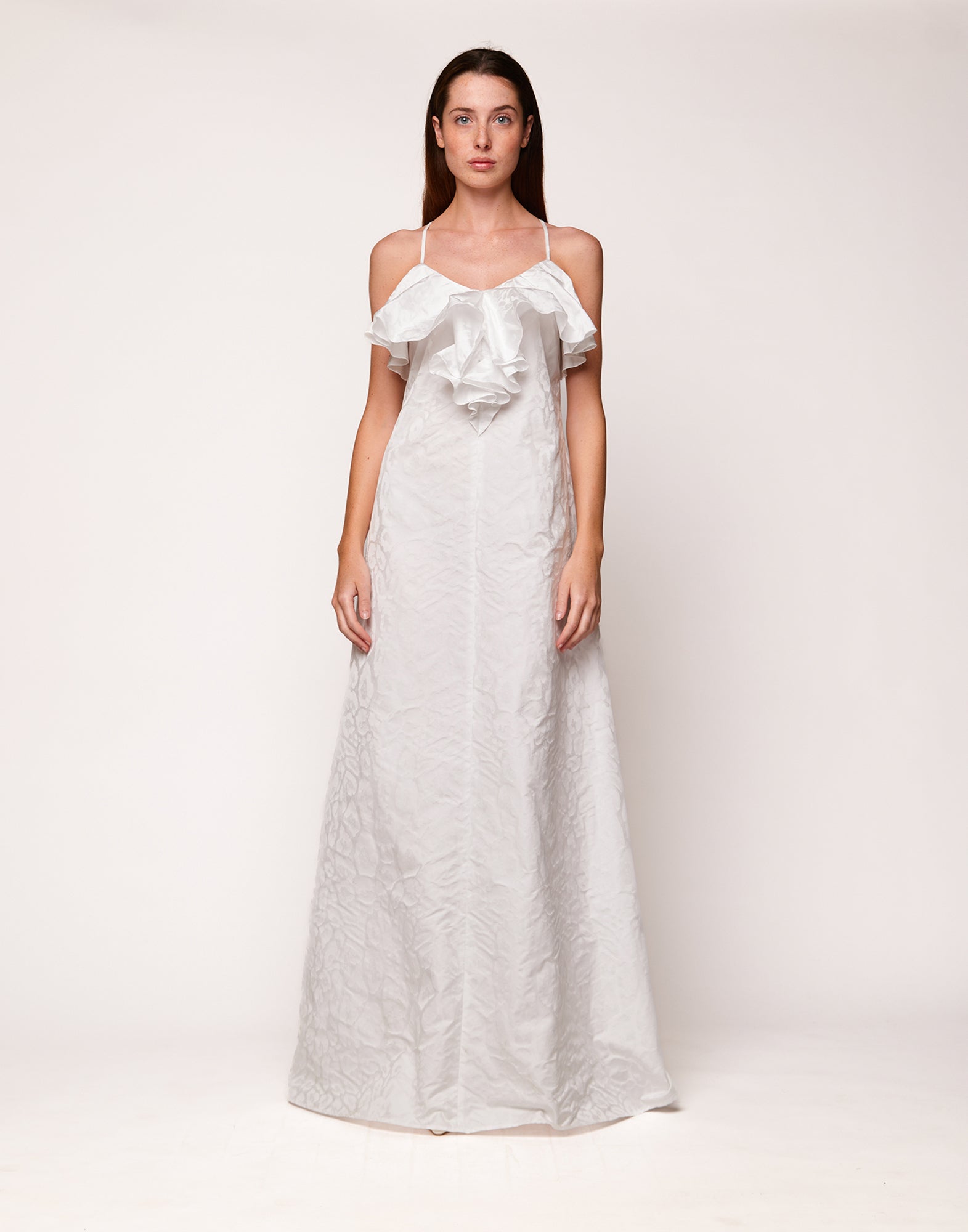Abito Lungo Decollete con Rouche in Taffetas Jacquard Maculato Off White