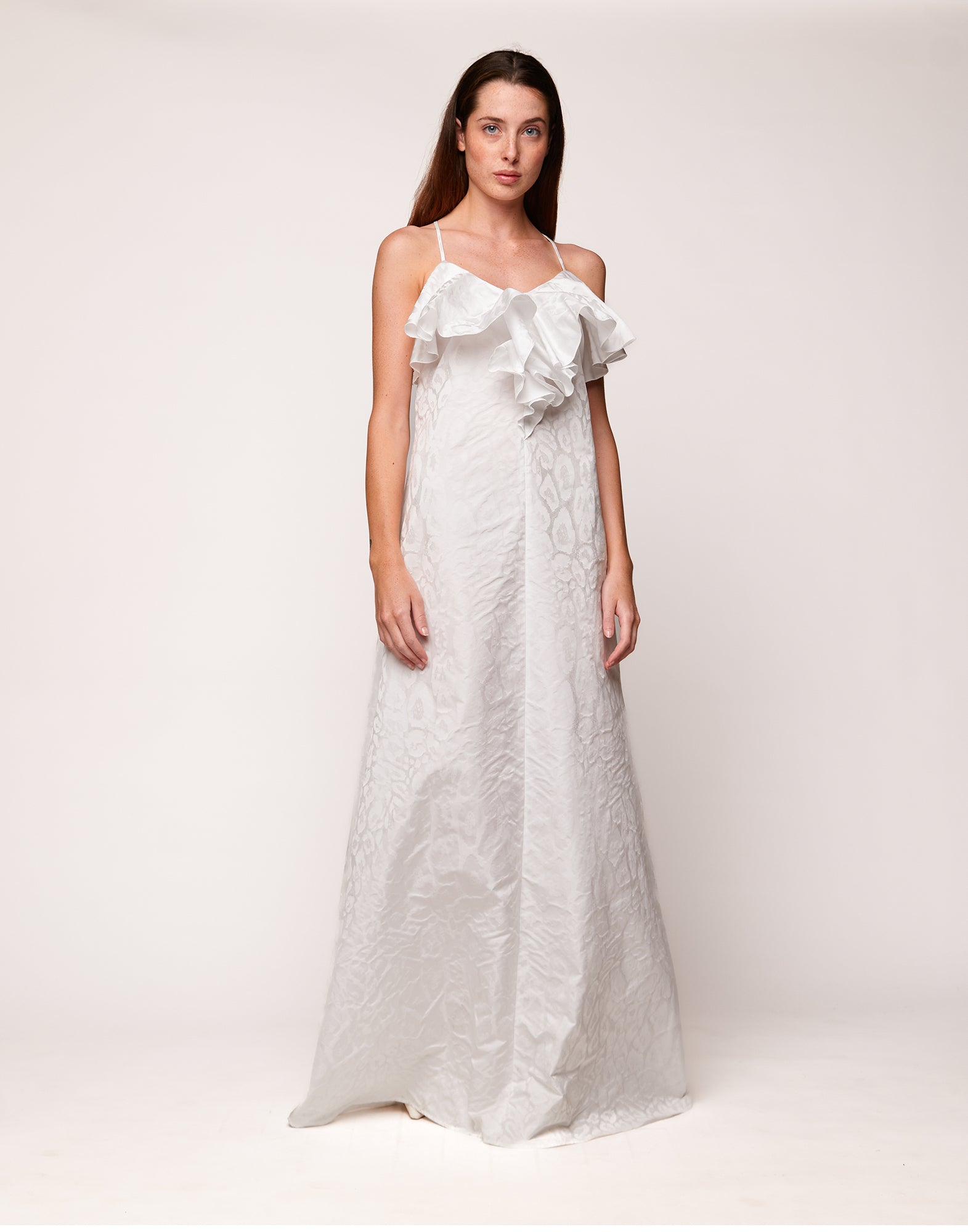 Abito Lungo Decollete con Rouche in Taffetas Jacquard Maculato Off White