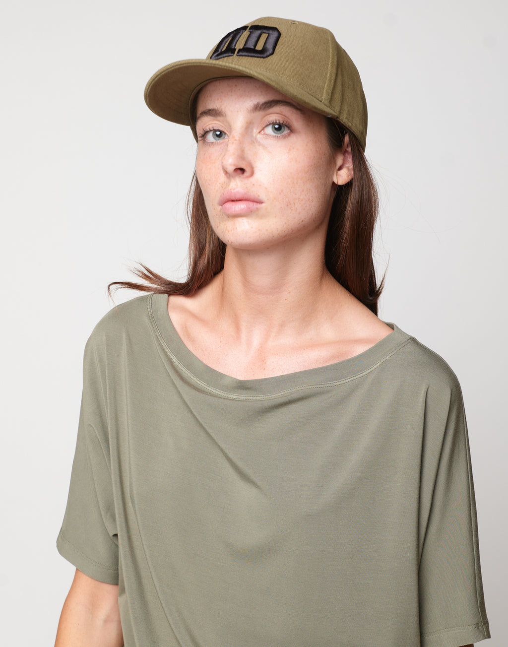 Cappello con Visiera Nero con Logo DD Ricamato Khaki