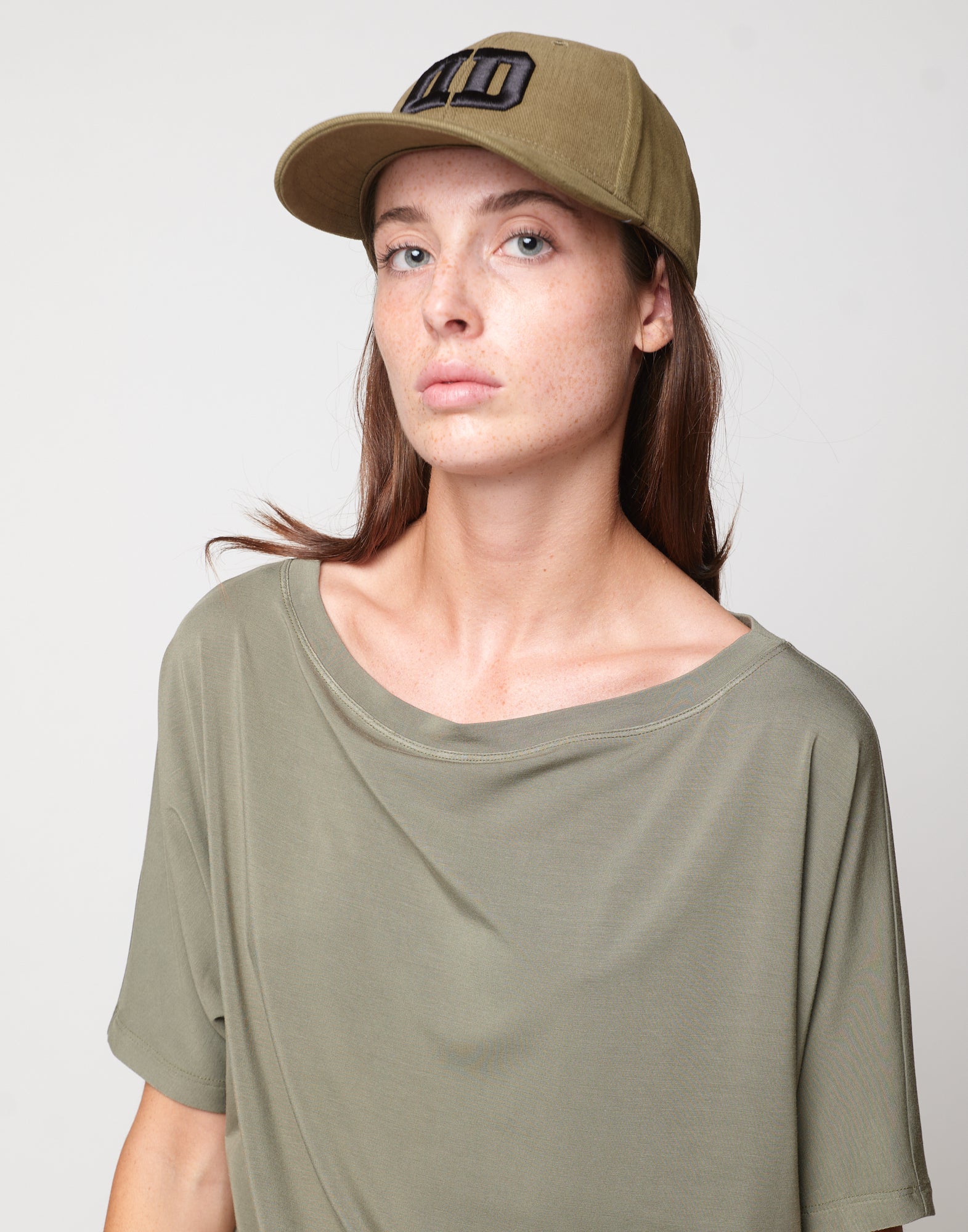 Cappello con Visiera Nero con Logo DD Ricamato Khaki