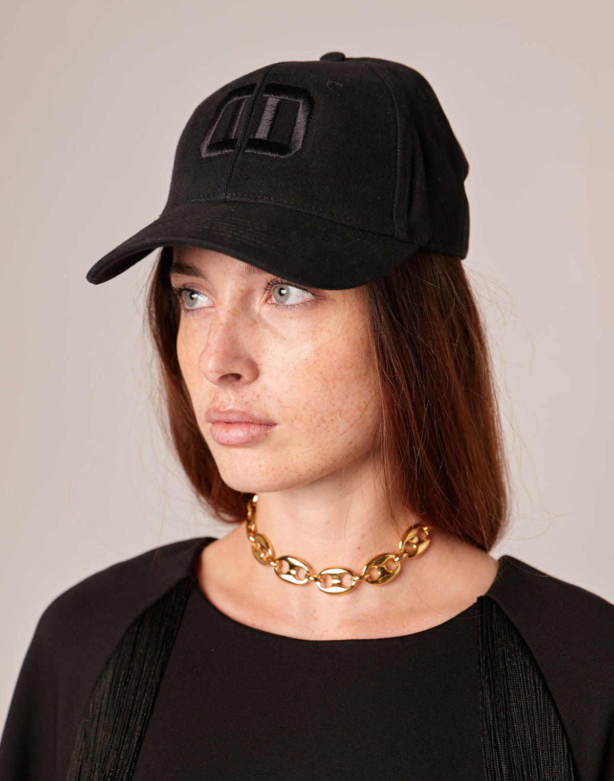 Casquette à visière noire avec logo DD brodé noir