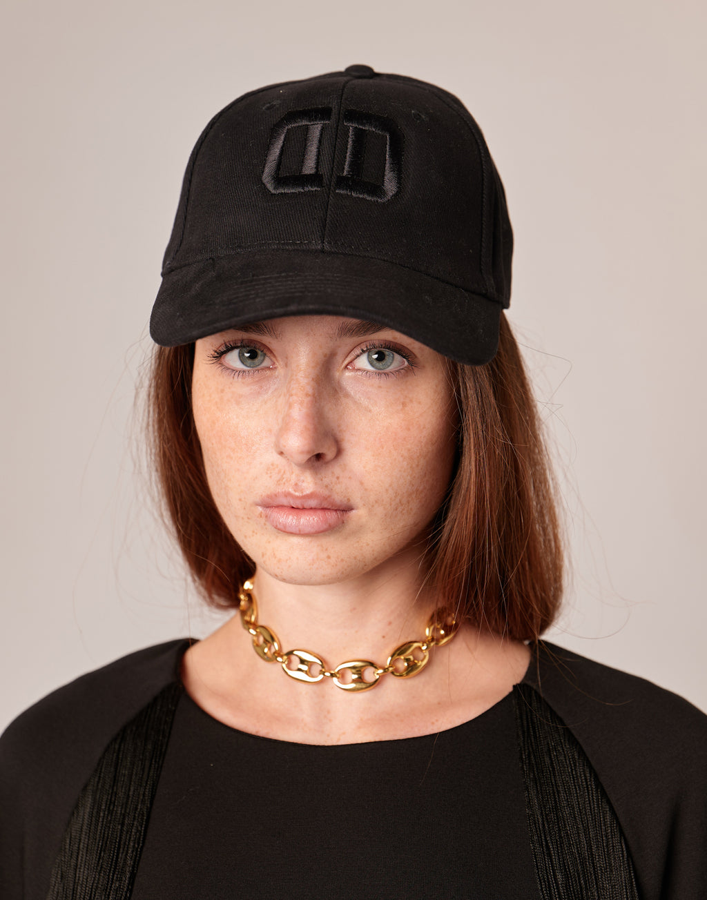 Cappello con Visiera Nero con Logo DD Ricamato Nero