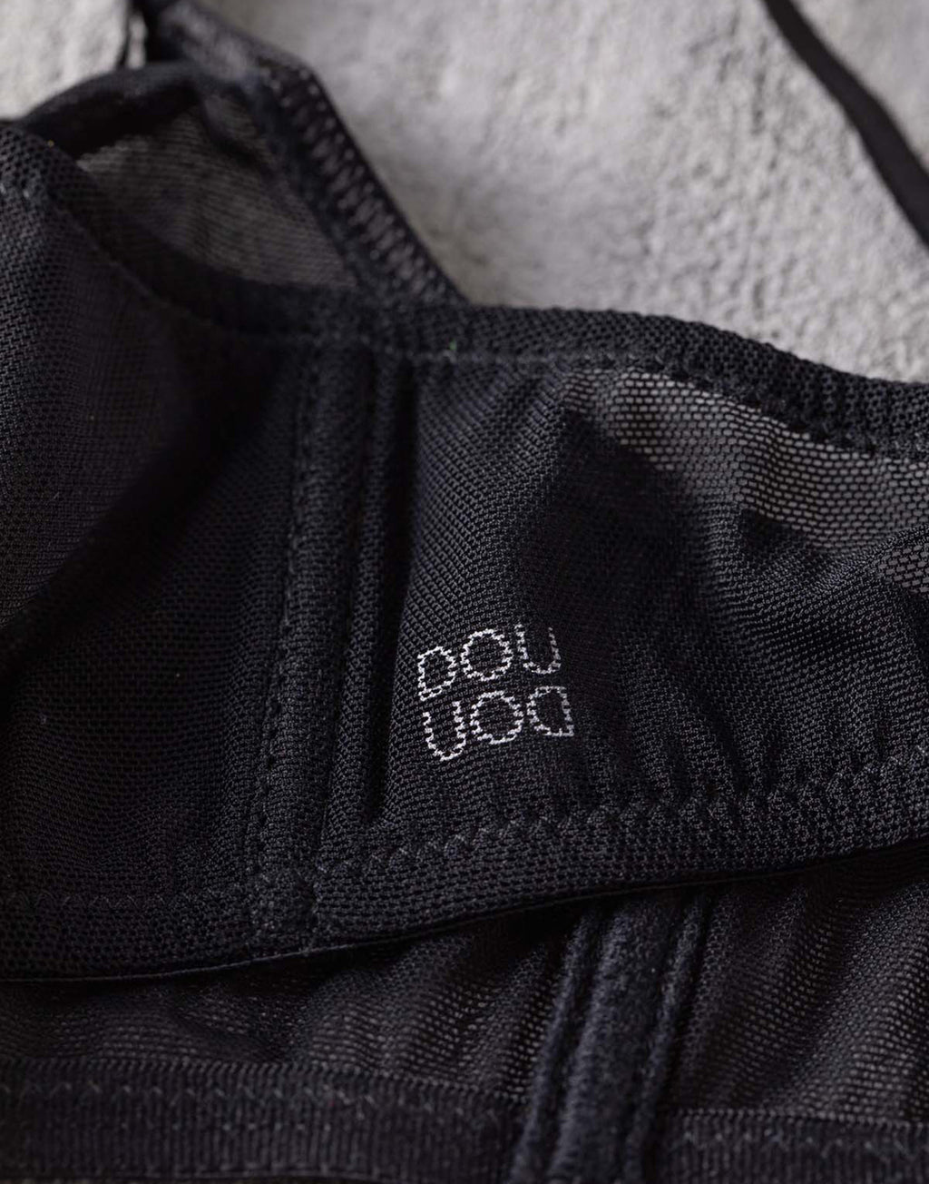 Reggiseno a Fascia in Tulle Nero