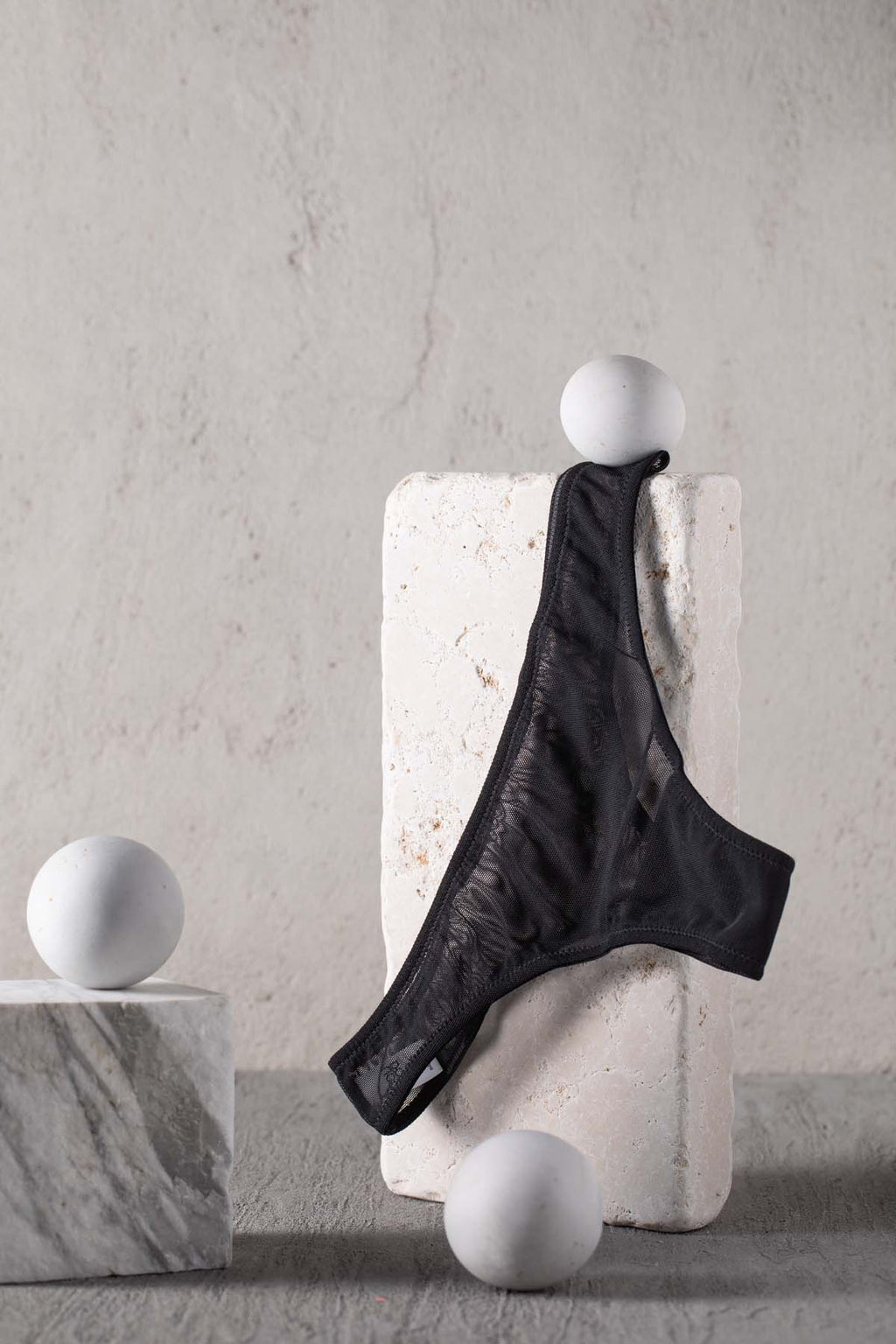 Slip a Brasiliana in Tulle Elasticizzato Nero