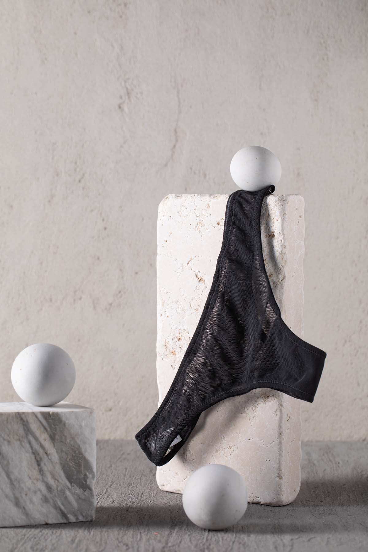 Slip a Brasiliana in Tulle Elasticizzato Nero