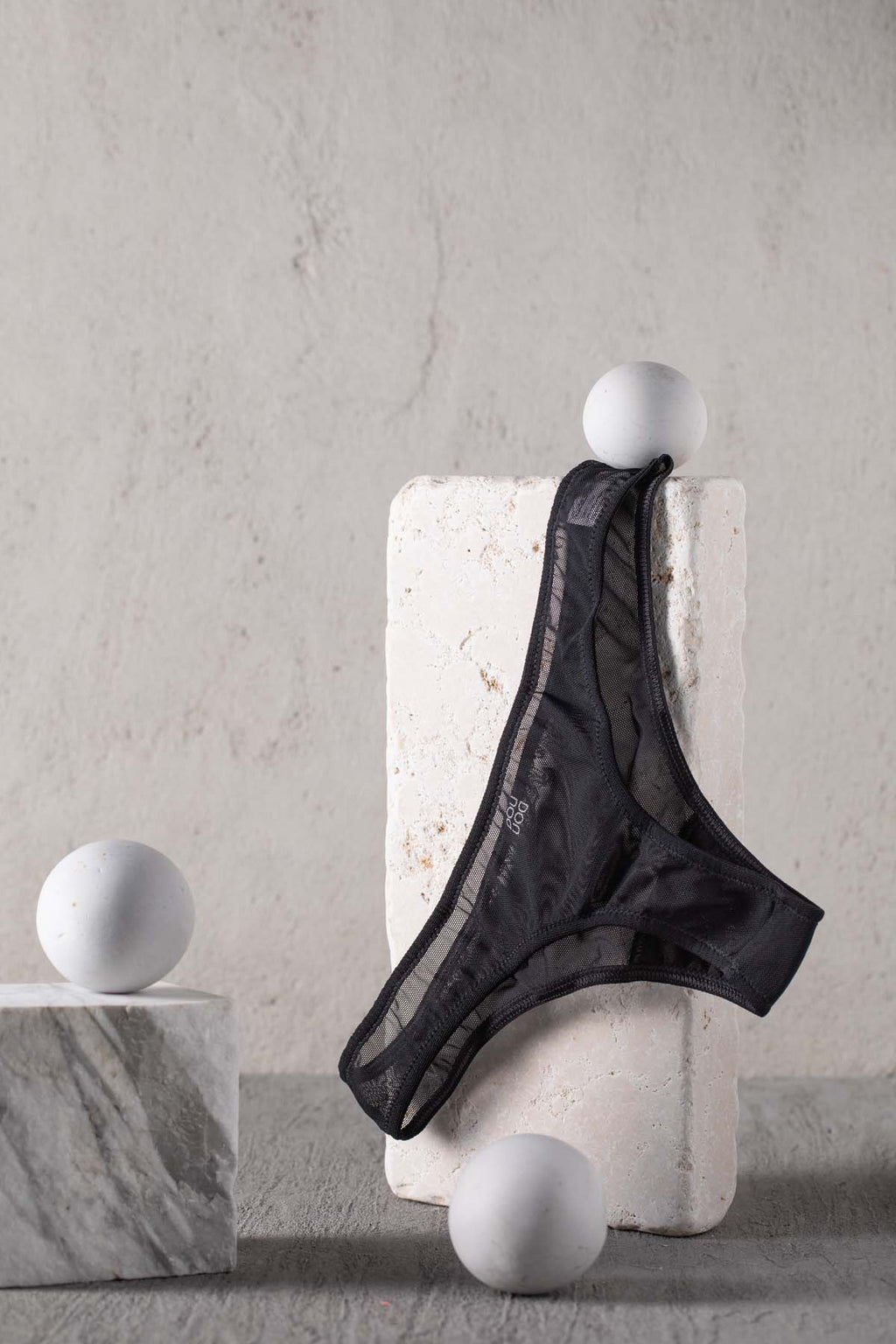 Slip a Brasiliana in Tulle Elasticizzato Nero