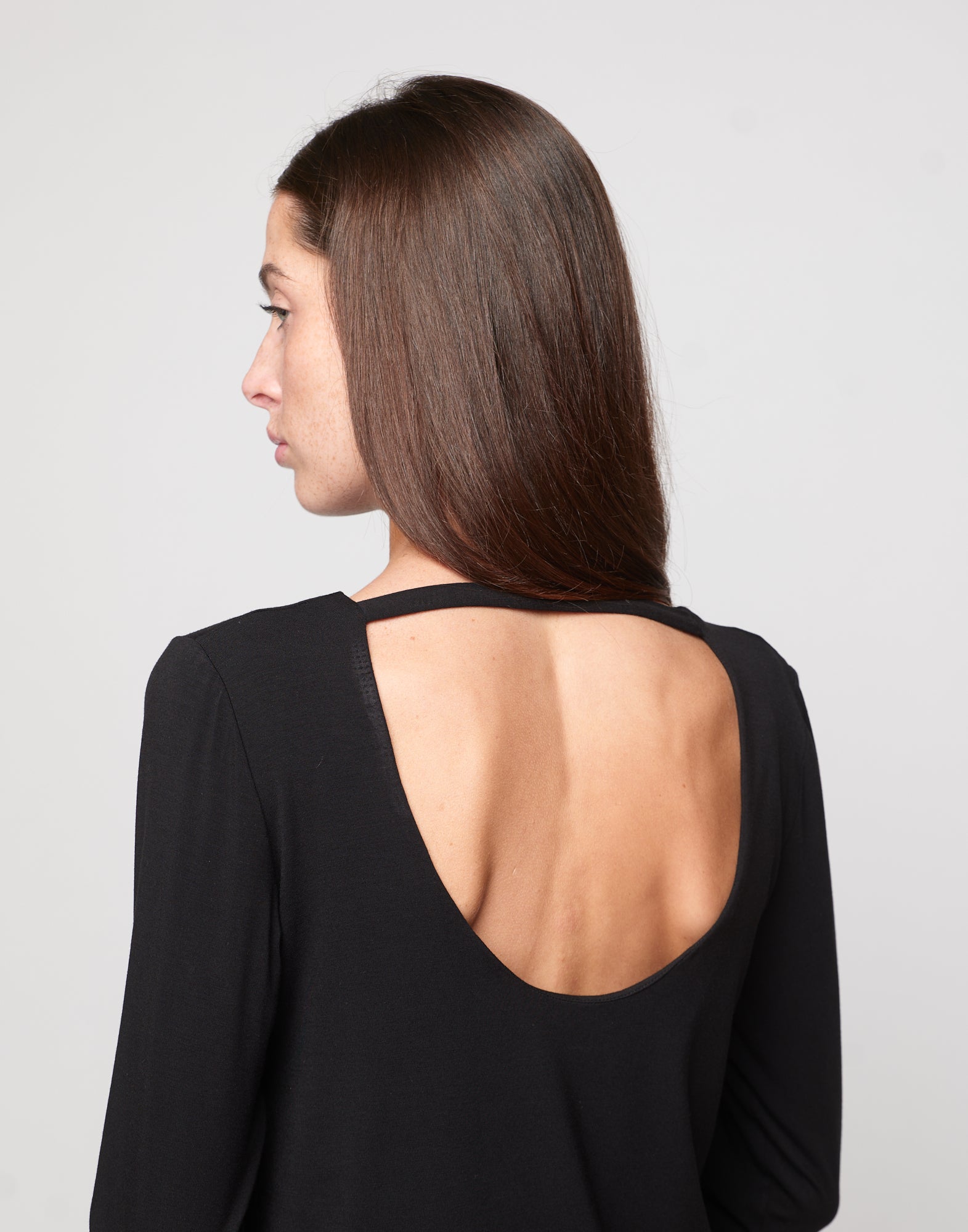 T-shirt Manica Lunga con Scollo Schiena in Bamboo Nera