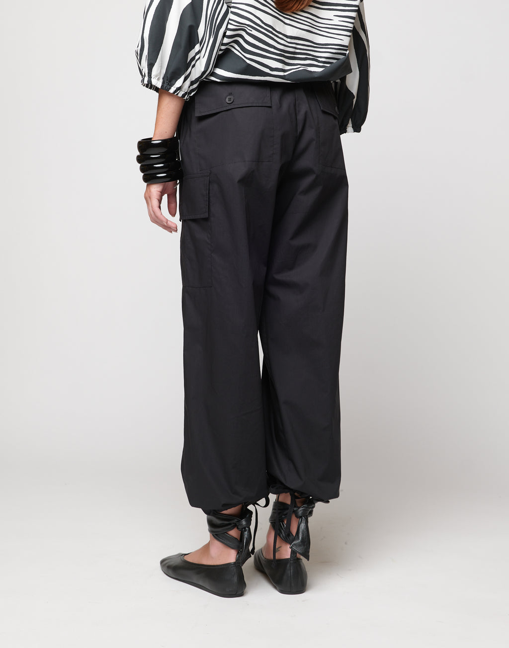 Pantaloni Cargo con Coulisse in Popeline di Cotone Neri