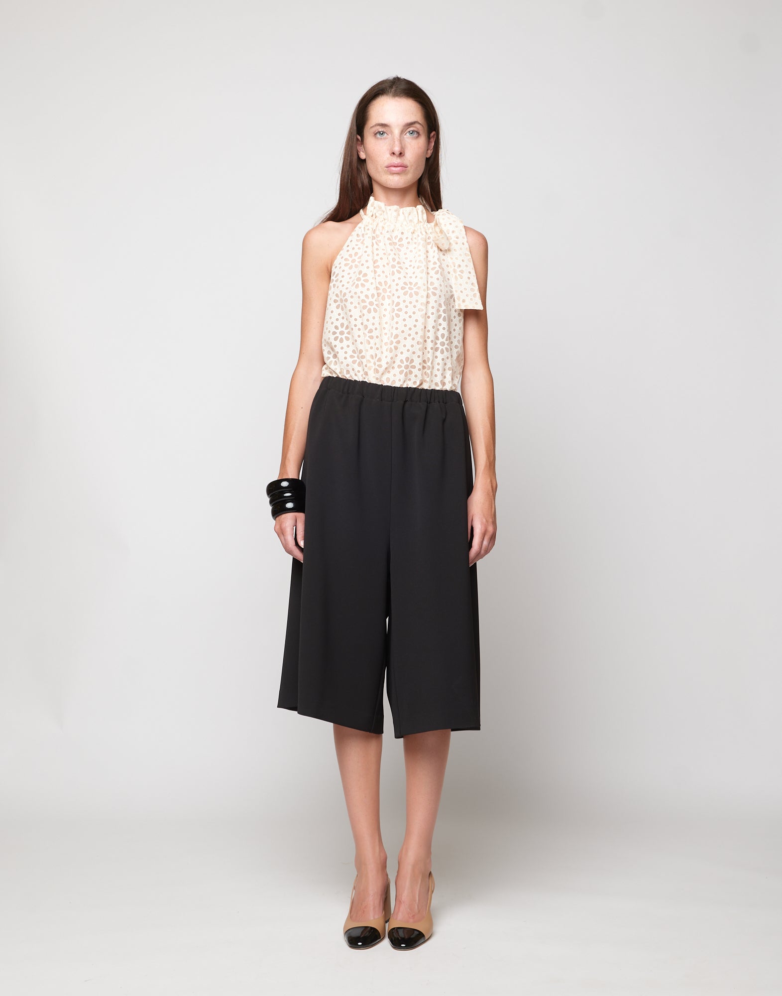 Top Halter Arricciato con Nastro in Daisy Devorè Cipria