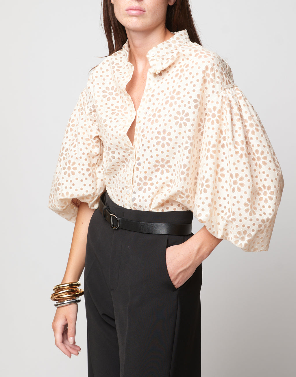 Camicia Coreana con Manica Baloon in Daisy Devorè Cipria
