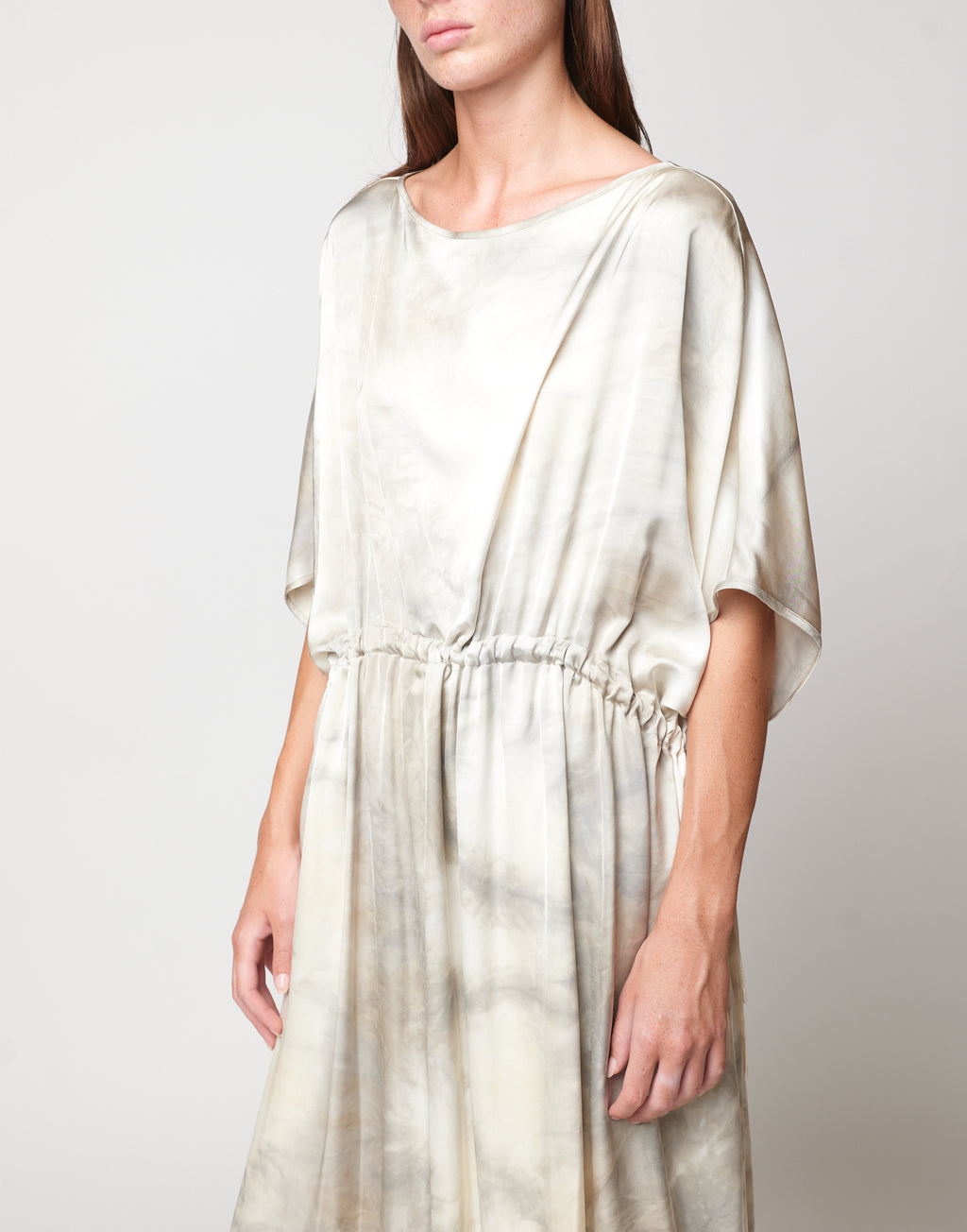 Abito a Sacchetto in Viscosa Tie-Dye Pomice