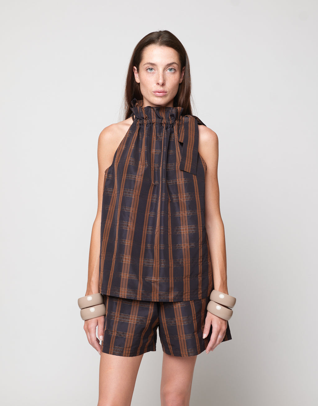Top Halter Arricciato con Nastro in Taffetà Madras Nero/Gianduia