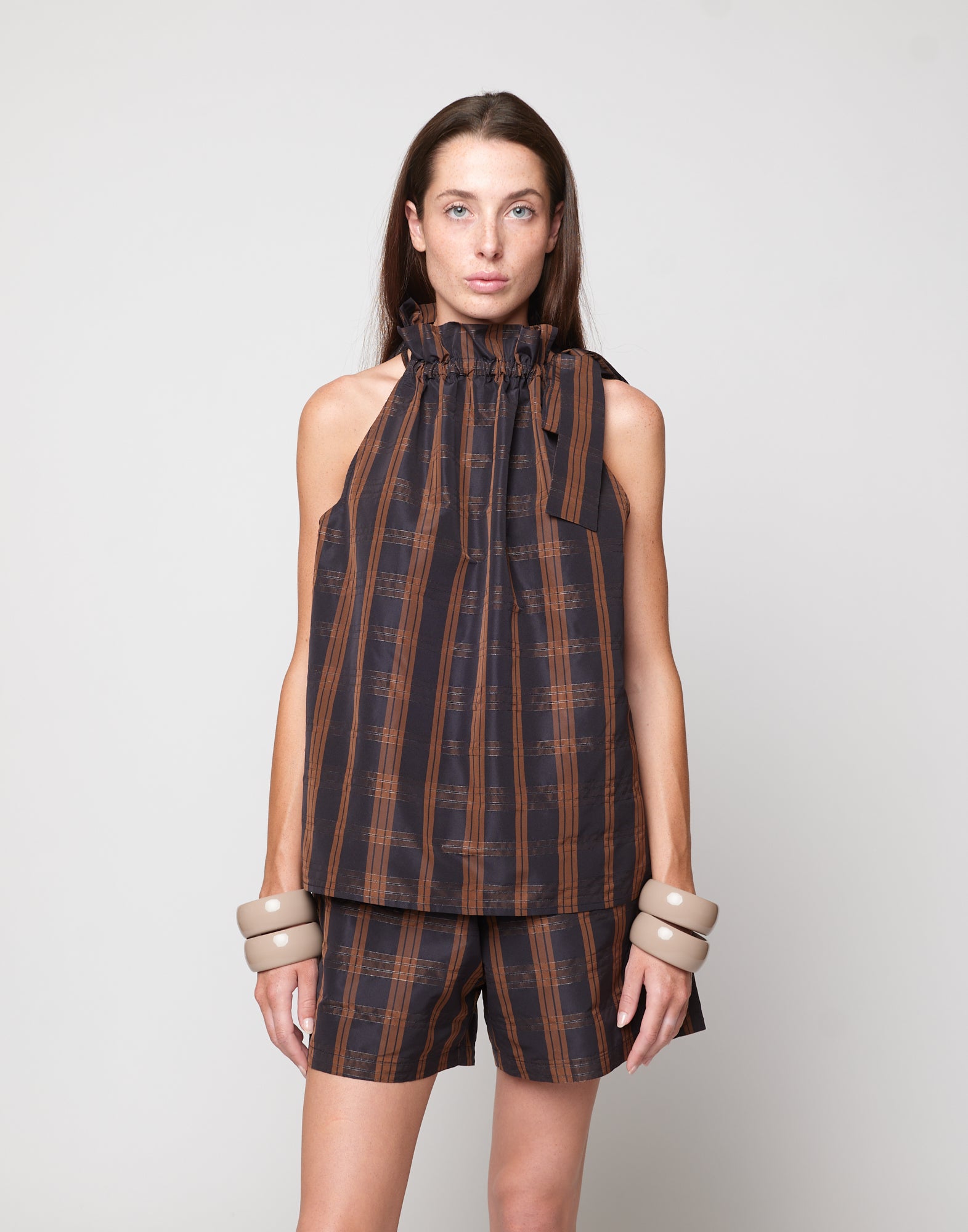 Top Halter Arricciato con Nastro in Taffetà Madras Nero/Gianduia