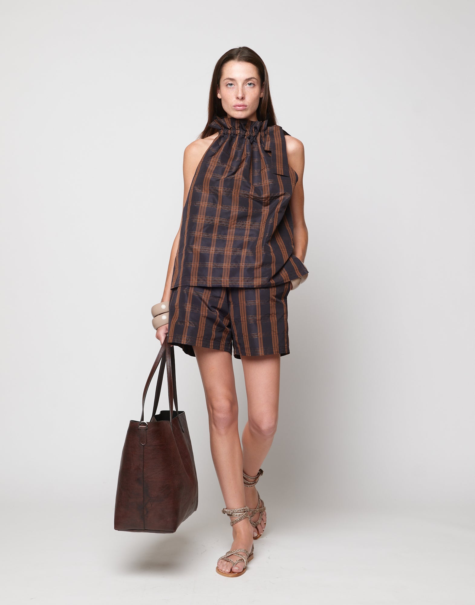 Top Halter Arricciato con Nastro in Taffetà Madras Nero/Gianduia