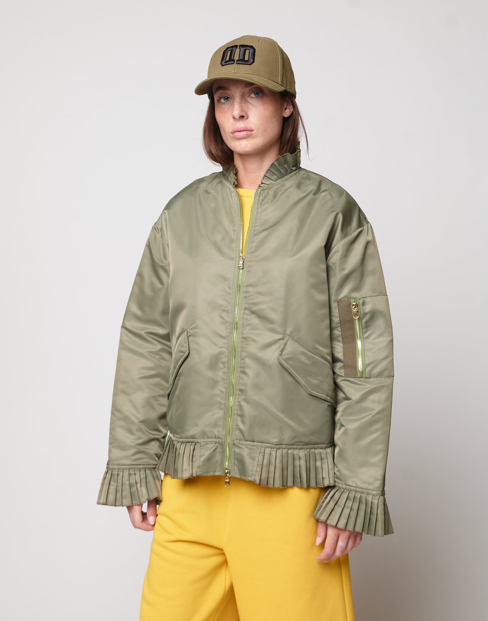 Bomber in Tecno Raso con Dettagli Plissé Salvia